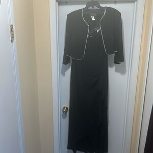 Elegant long 2 piece black dress by Alex evenings.